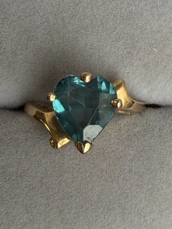 MS Jewelers Jewelry - Vintage 10K Yellow Gold Blue Heart Ring Size 5-5.5 MS Jewelers